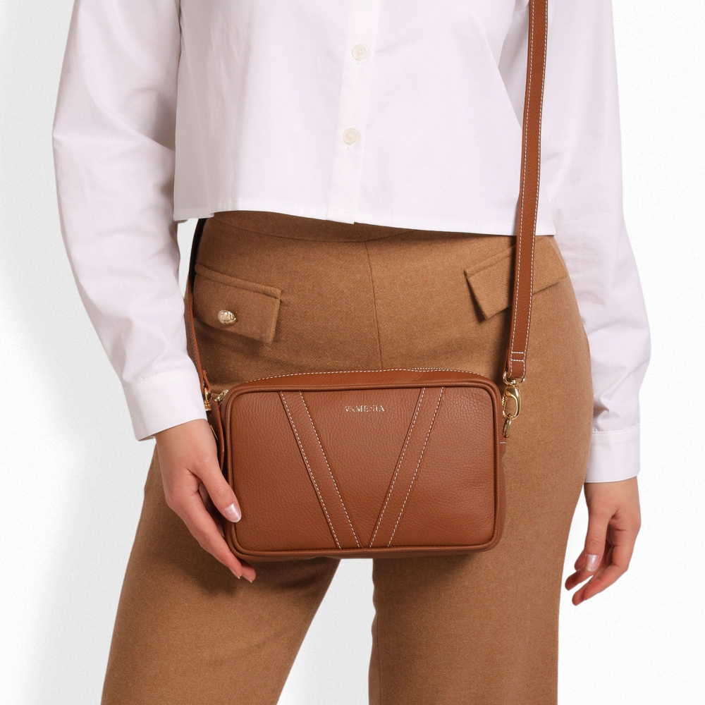 Small Shoulder Bag made of calfskin brown