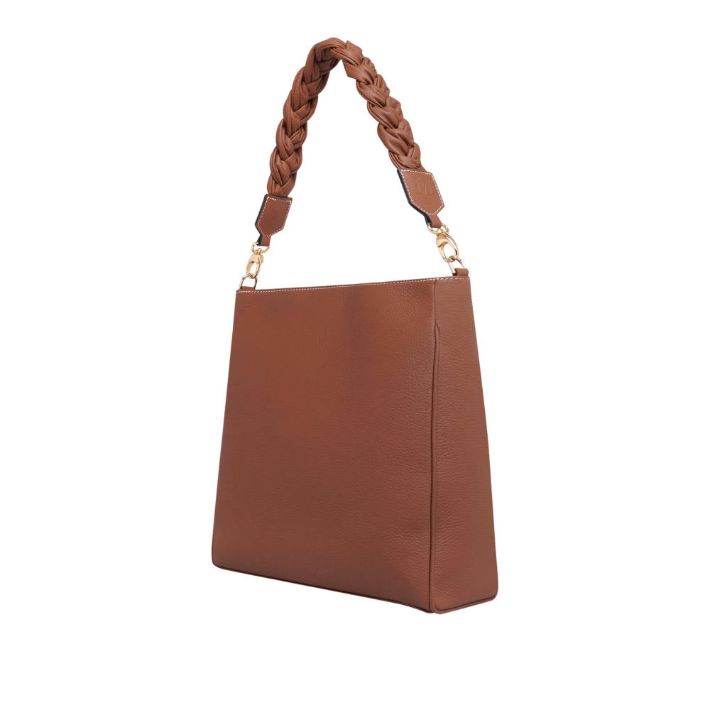 Shopper with magnetic closure made of calfskin brown