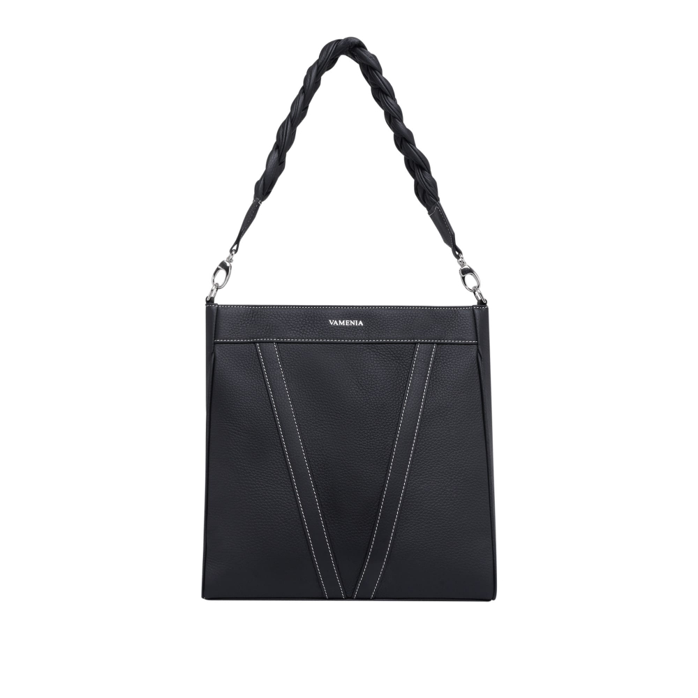 Shopper with magnetic closure made of calfskin black